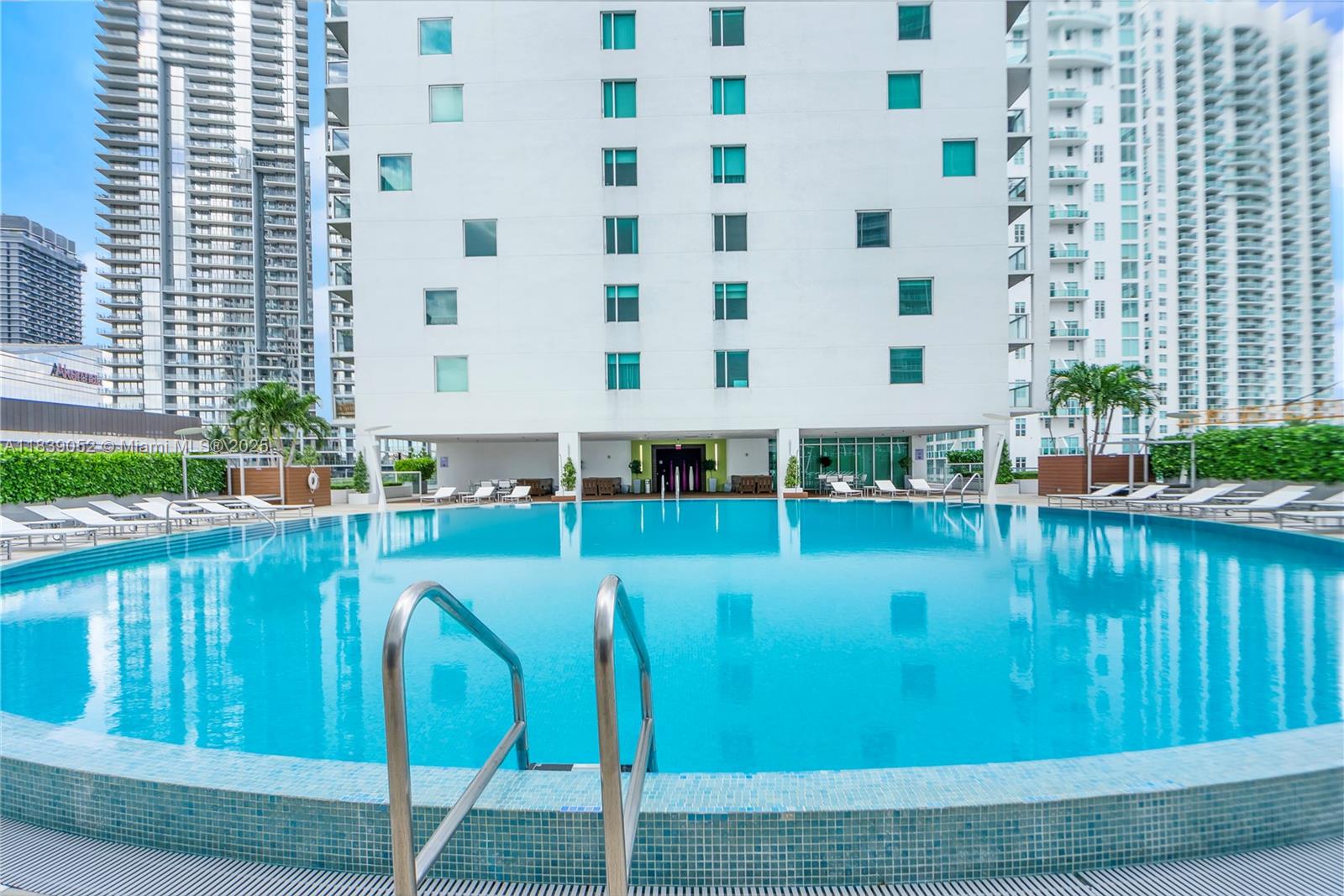 image 500 Brickell East38