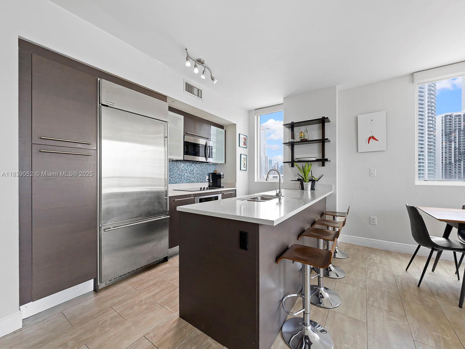 image 500 Brickell East5