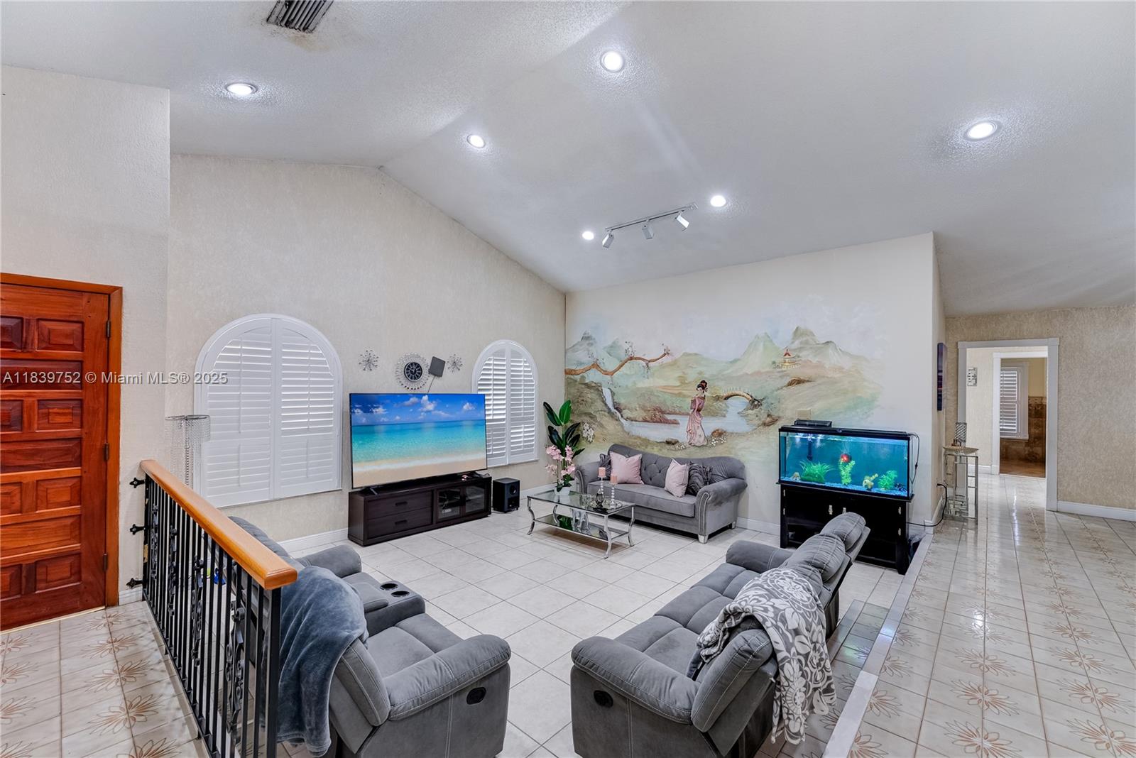 400 NW 128th Ave Miami, FL 33182