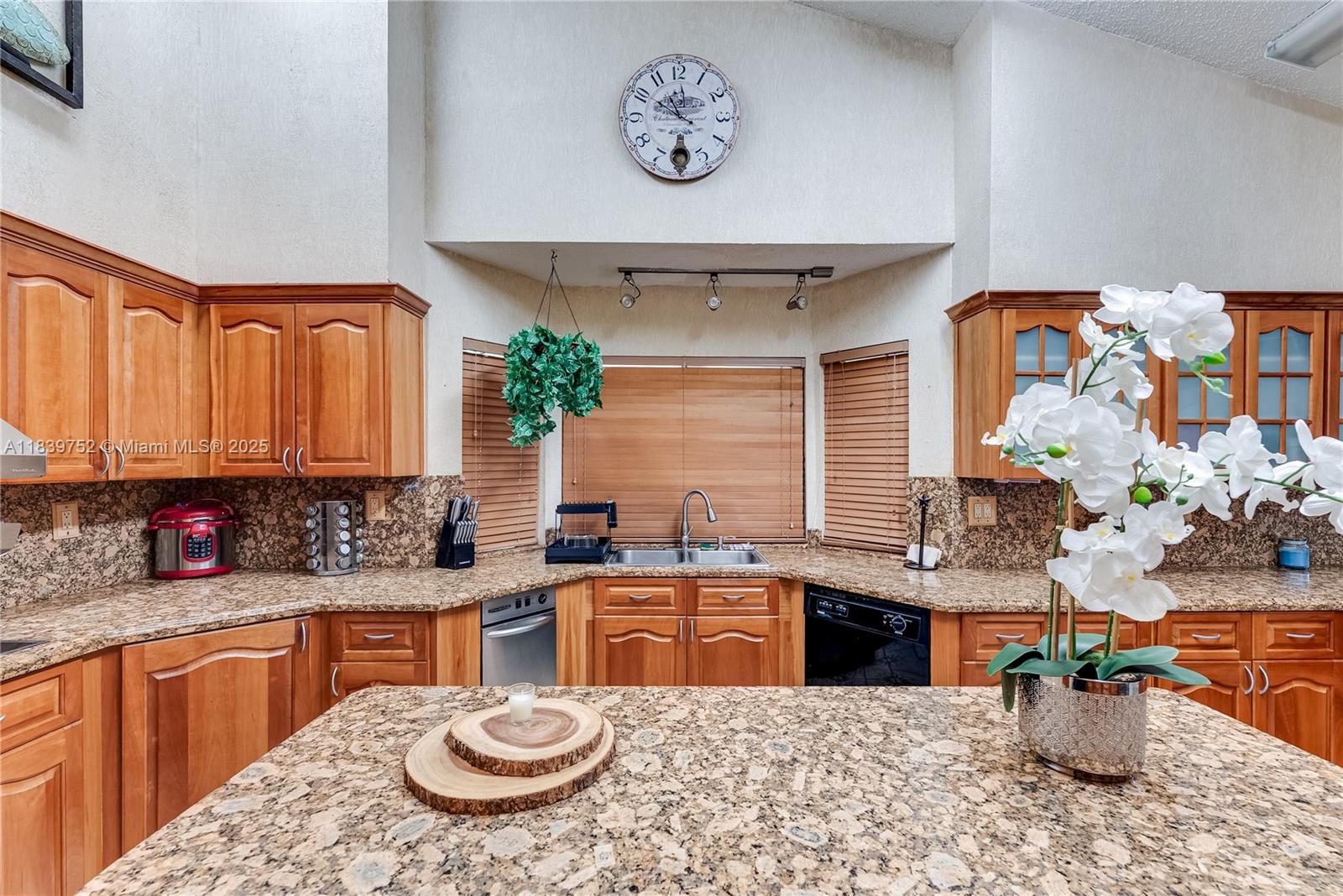 400 NW 128th Ave Miami, FL 33182