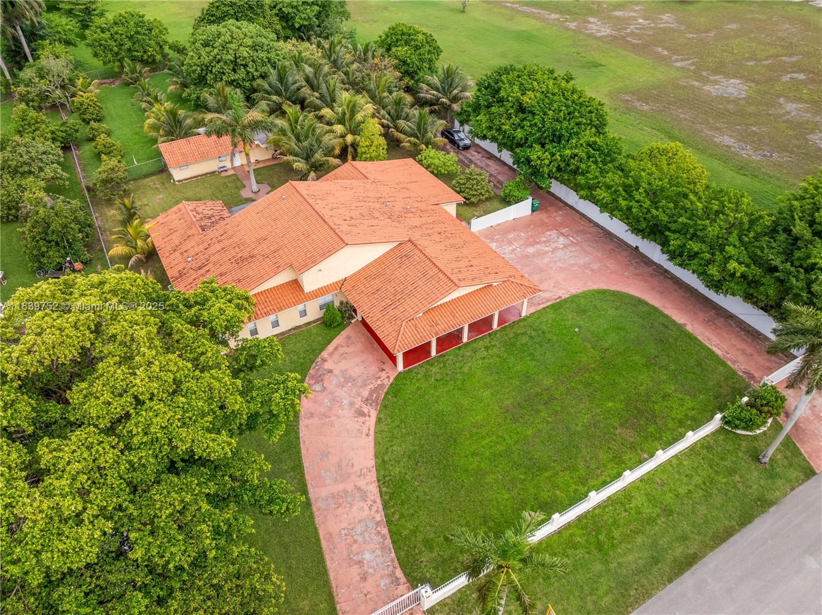 400 NW 128th Ave Miami, FL 33182