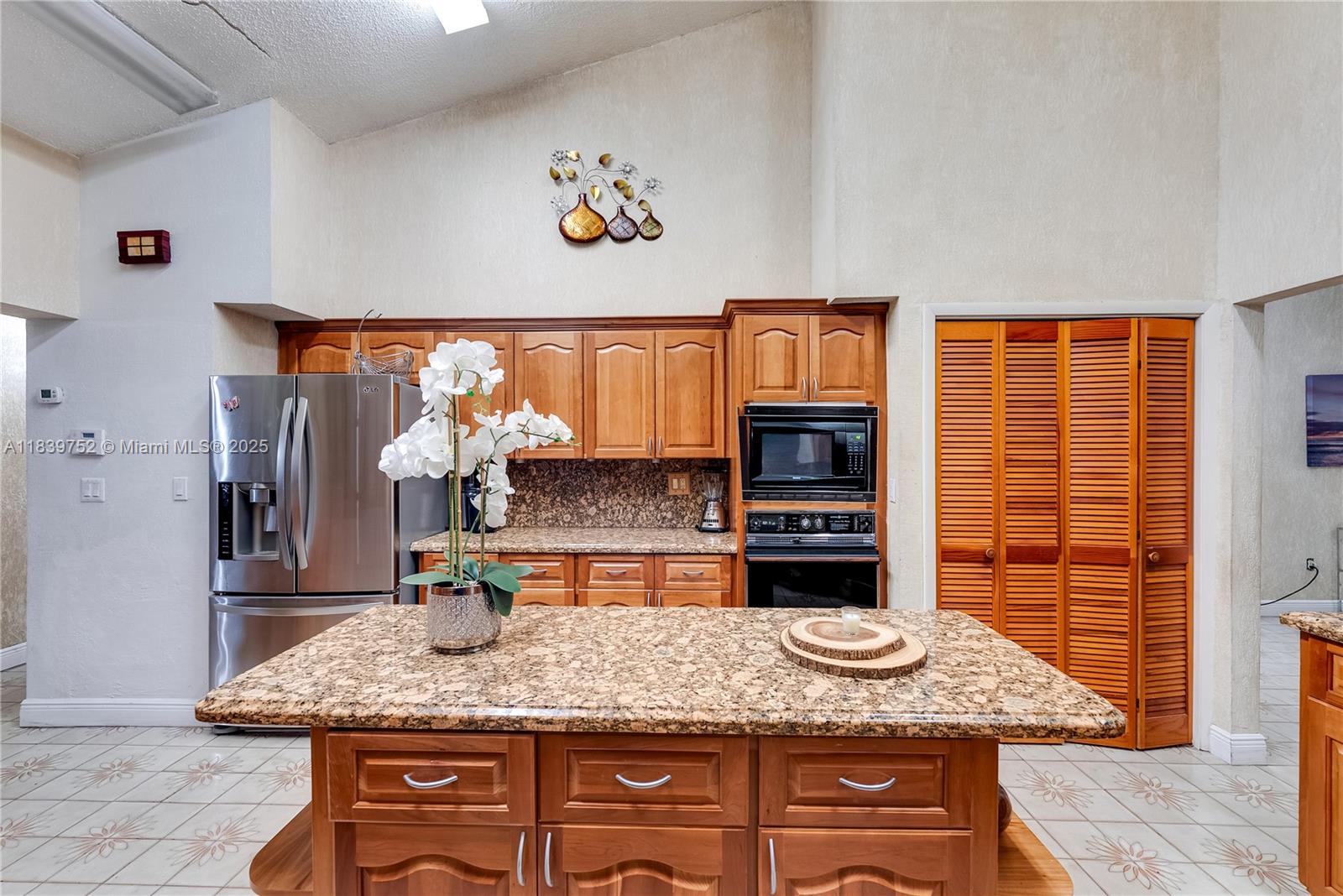 400 NW 128th Ave Miami, FL 33182