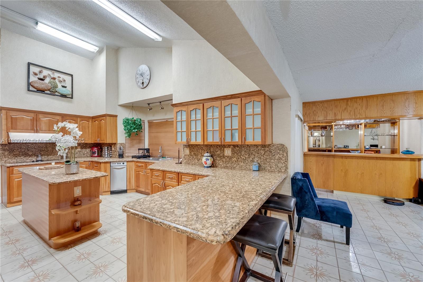 400 NW 128th Ave Miami, FL 33182