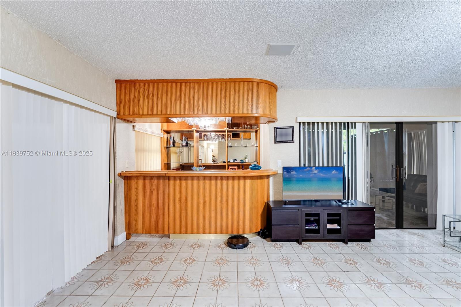 400 NW 128th Ave Miami, FL 33182