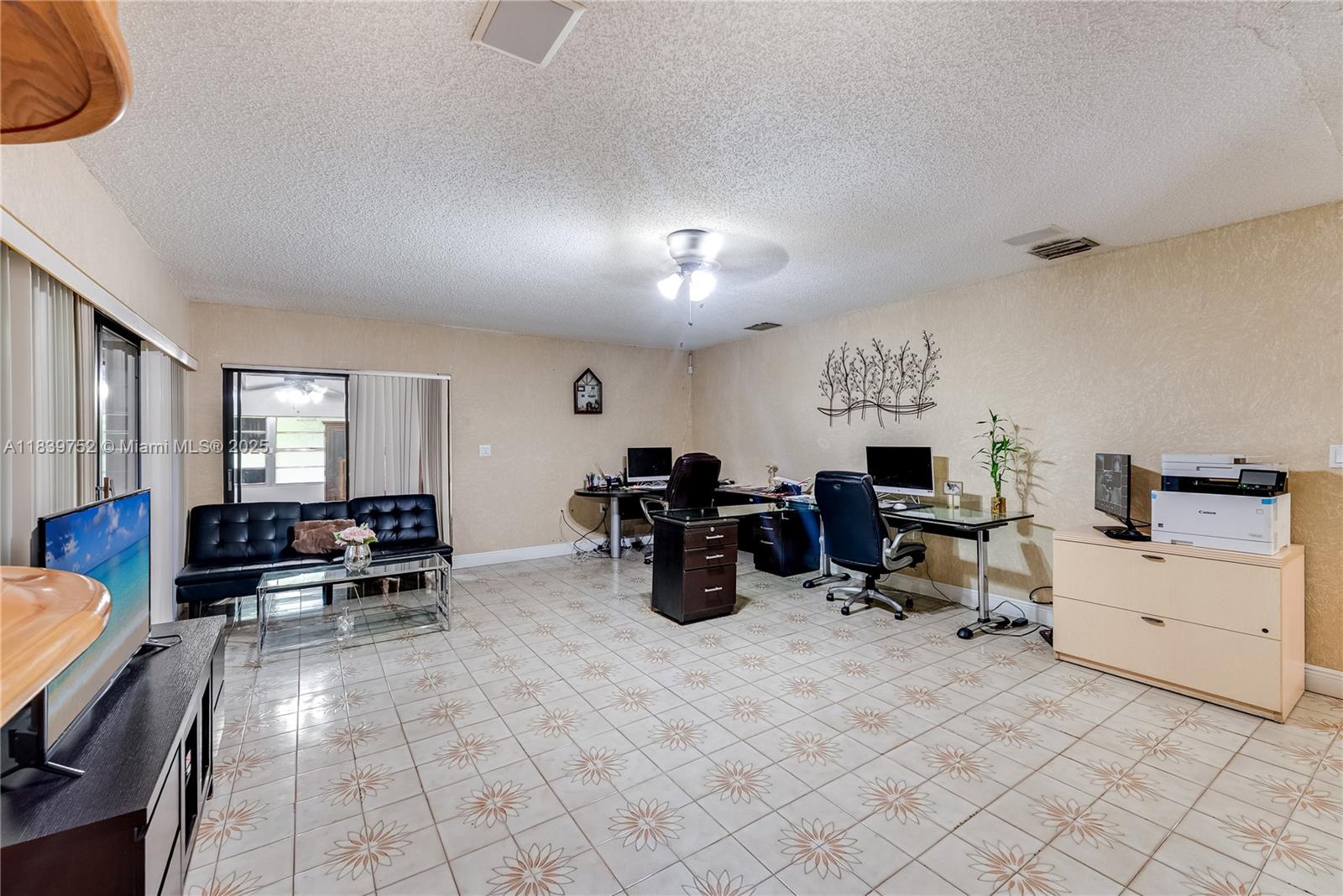 400 NW 128th Ave Miami, FL 33182