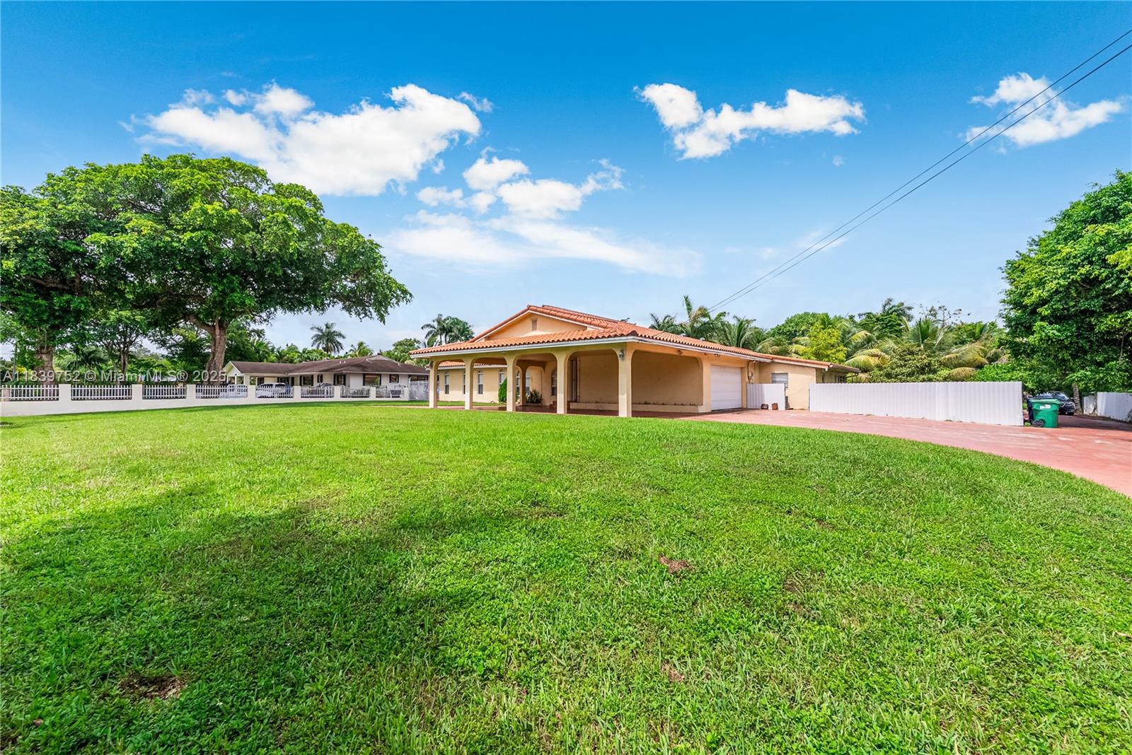 400 NW 128th Ave Miami, FL 33182