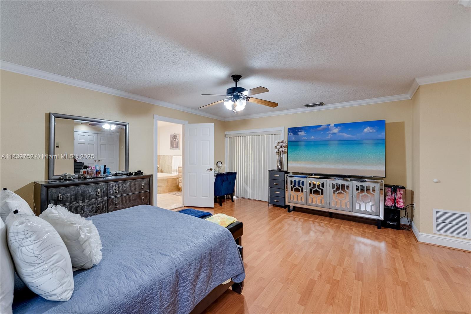 400 NW 128th Ave Miami, FL 33182
