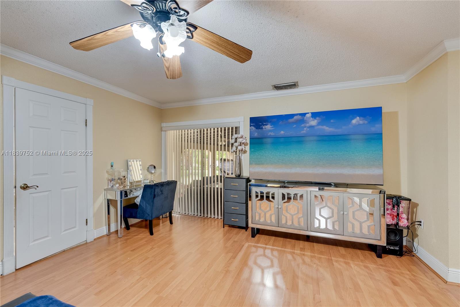 400 NW 128th Ave Miami, FL 33182