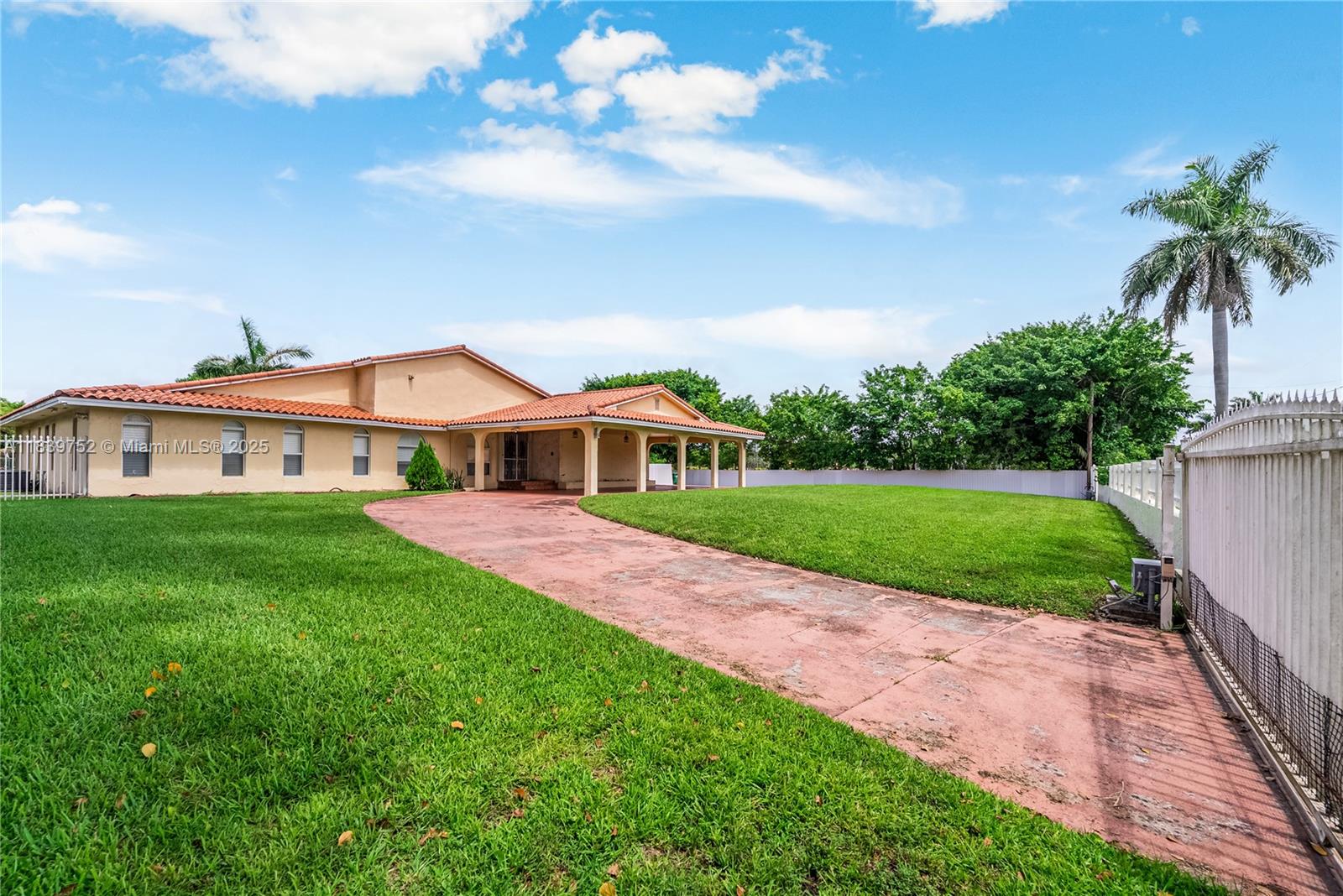400 NW 128th Ave Miami, FL 33182