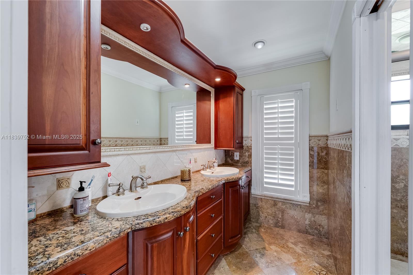 400 NW 128th Ave Miami, FL 33182