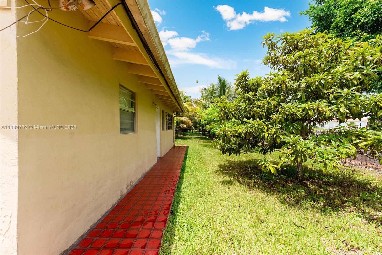 400 NW 128th Ave Miami, FL 33182