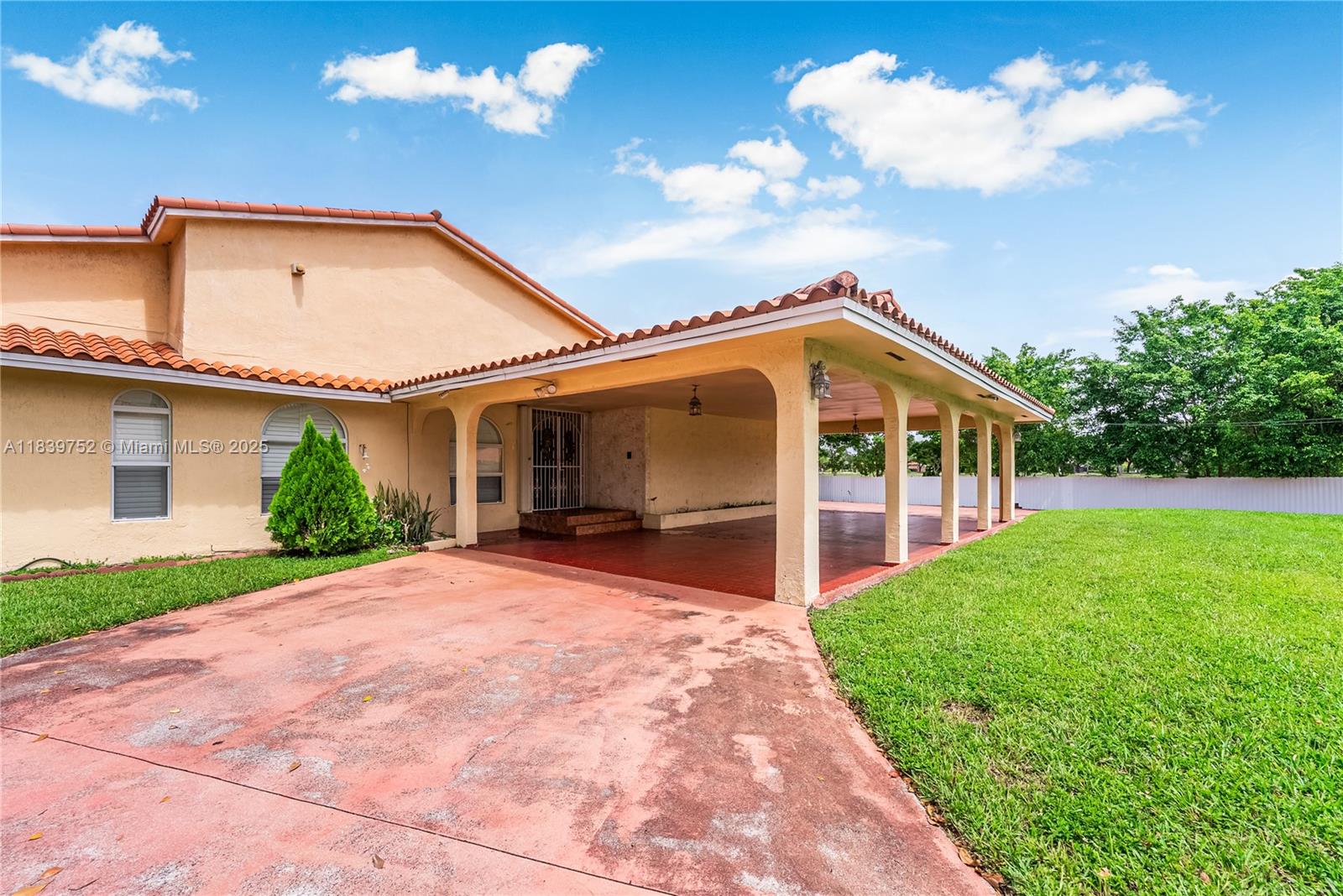 400 NW 128th Ave Miami, FL 33182
