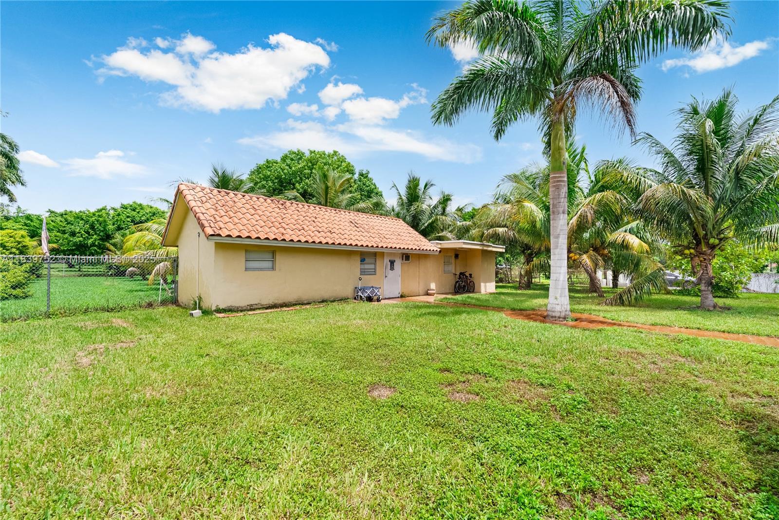 400 NW 128th Ave Miami, FL 33182