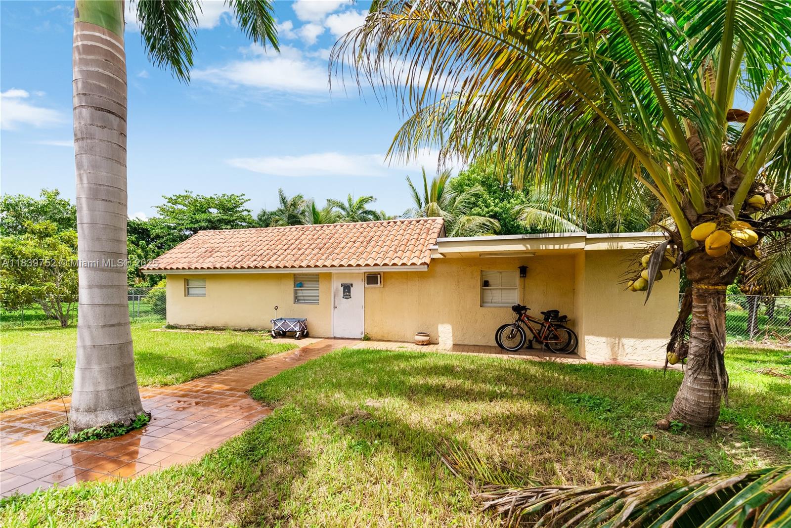 400 NW 128th Ave Miami, FL 33182