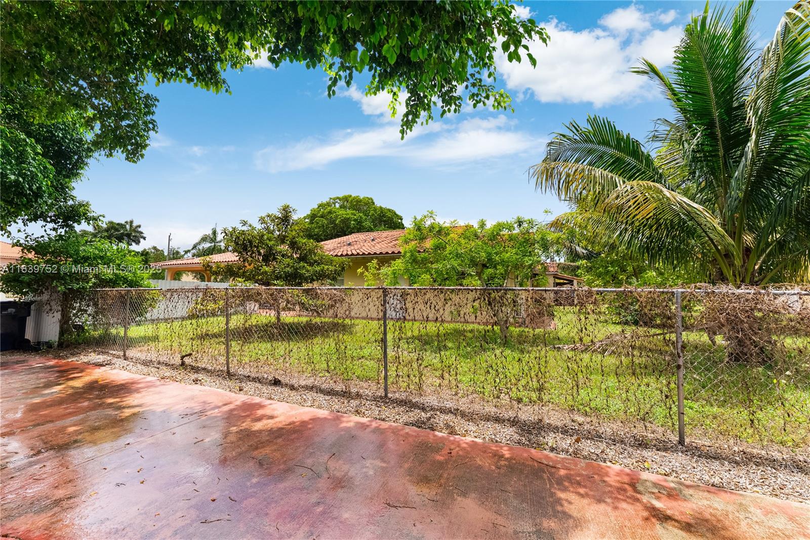 400 NW 128th Ave Miami, FL 33182