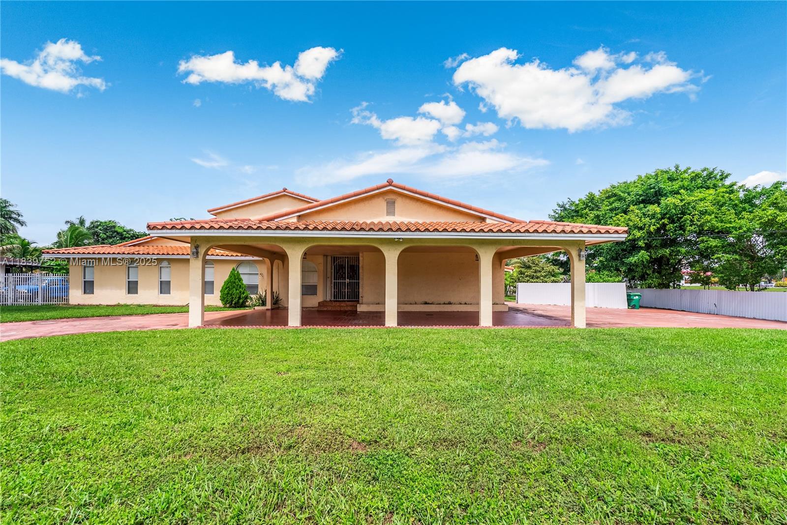 400 NW 128th Ave Miami, FL 33182