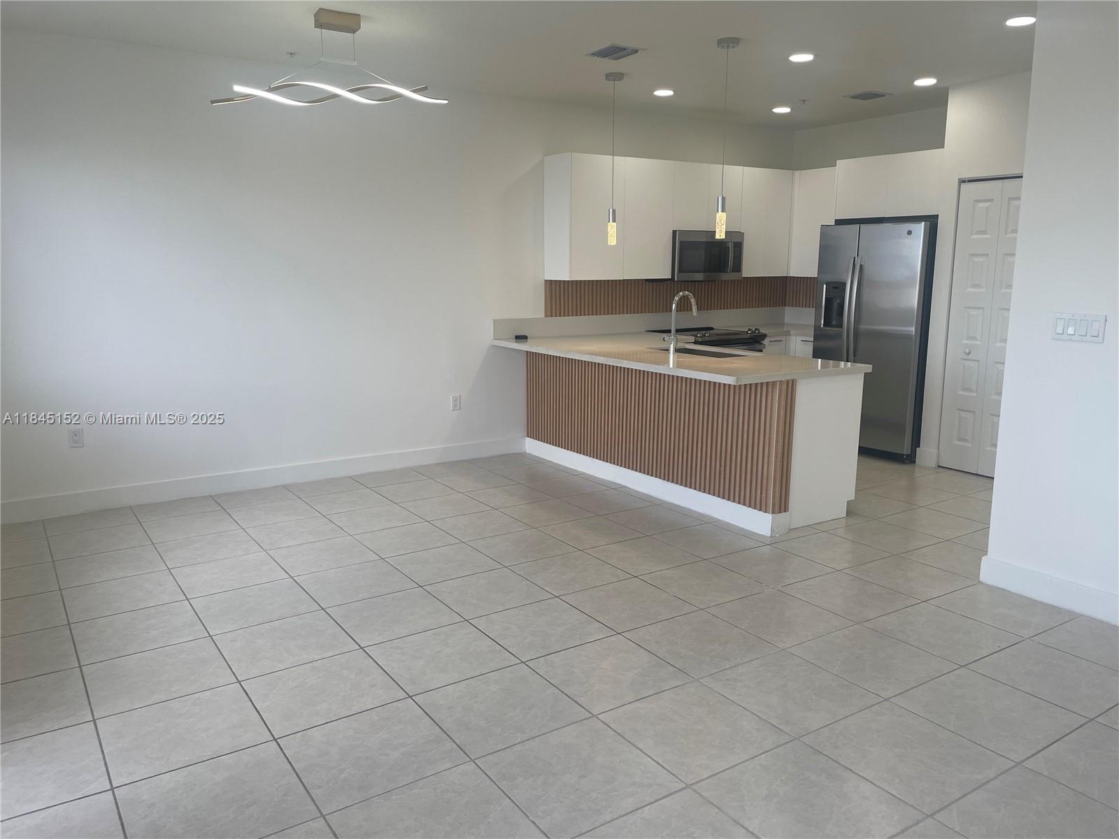 6455 NW 103rd Pl #304