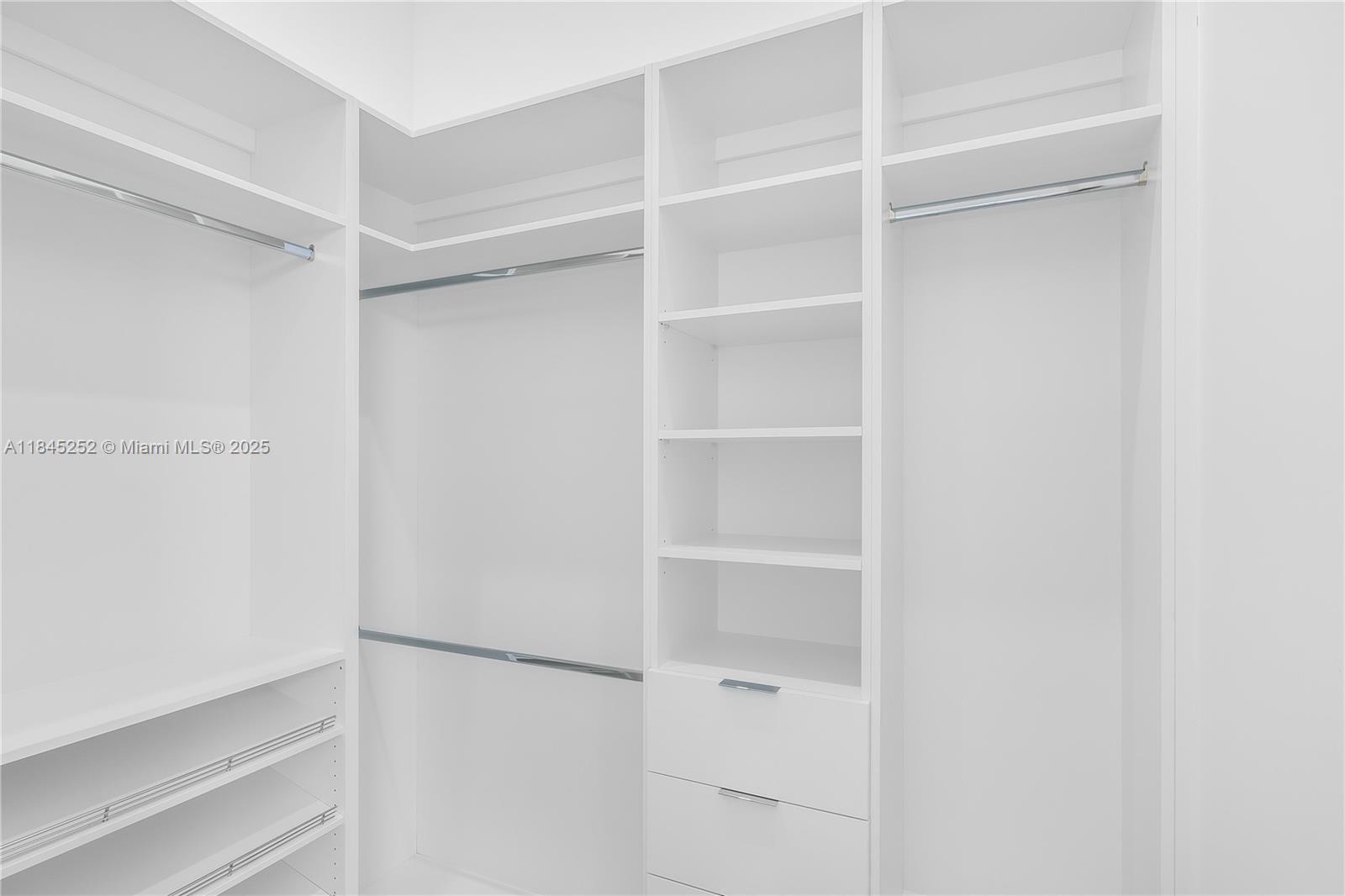 9895 NW 26th St Doral, FL 33172