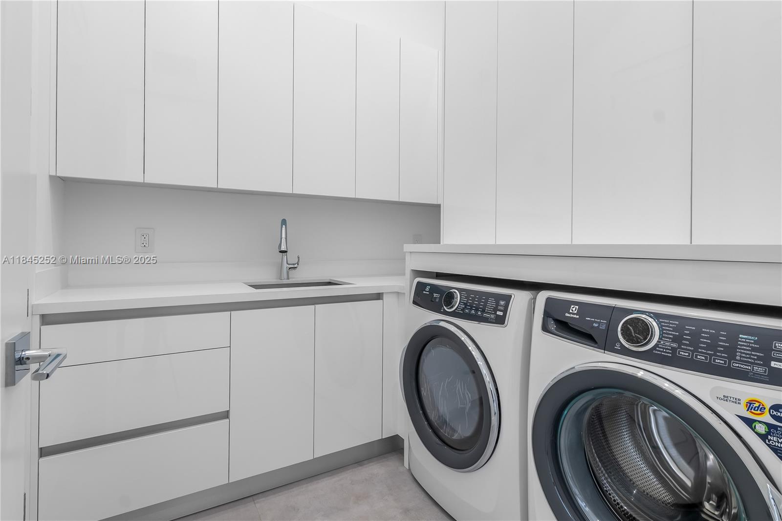 9895 NW 26th St Doral, FL 33172