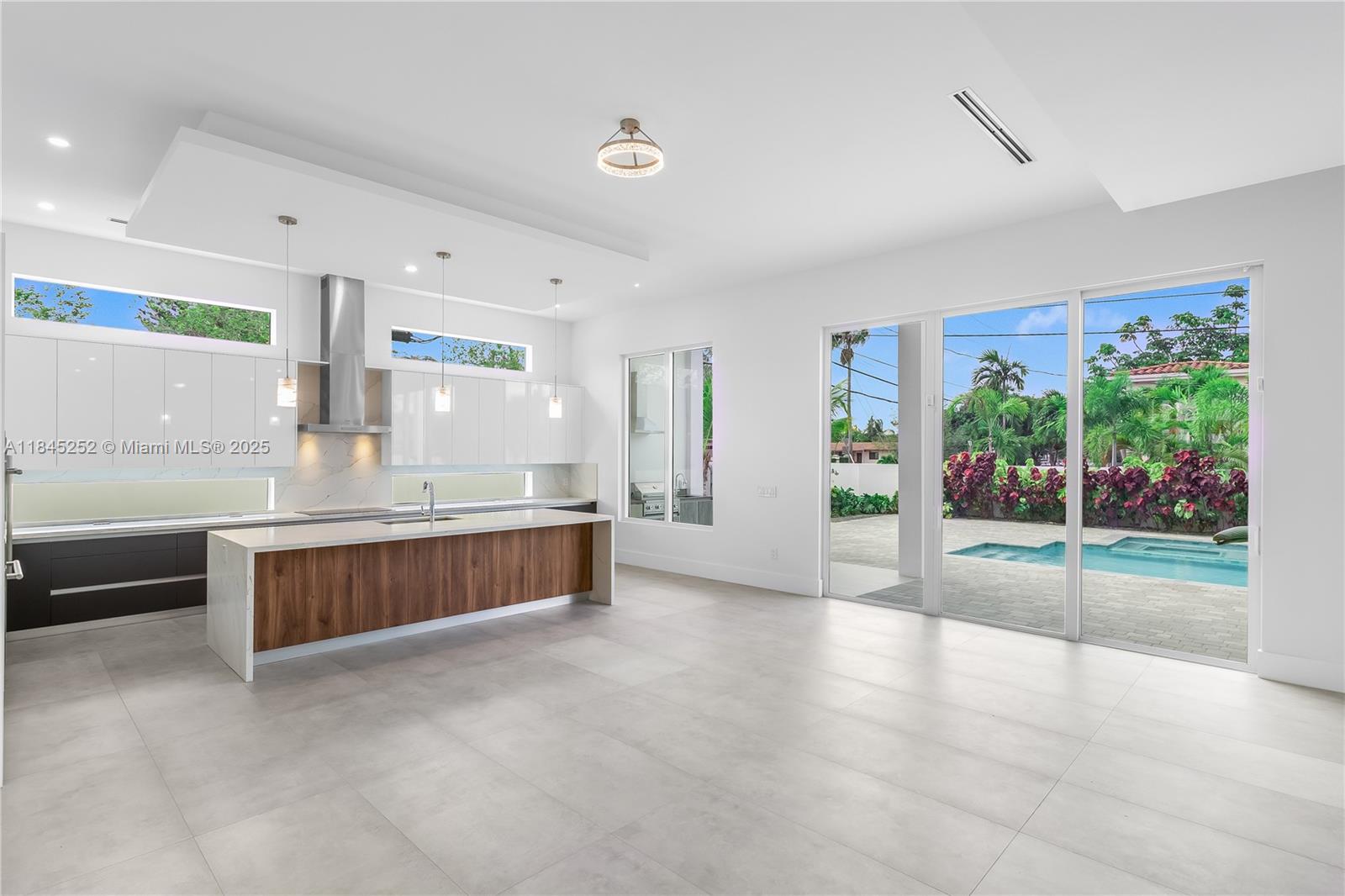 9895 NW 26th St Doral, FL 33172