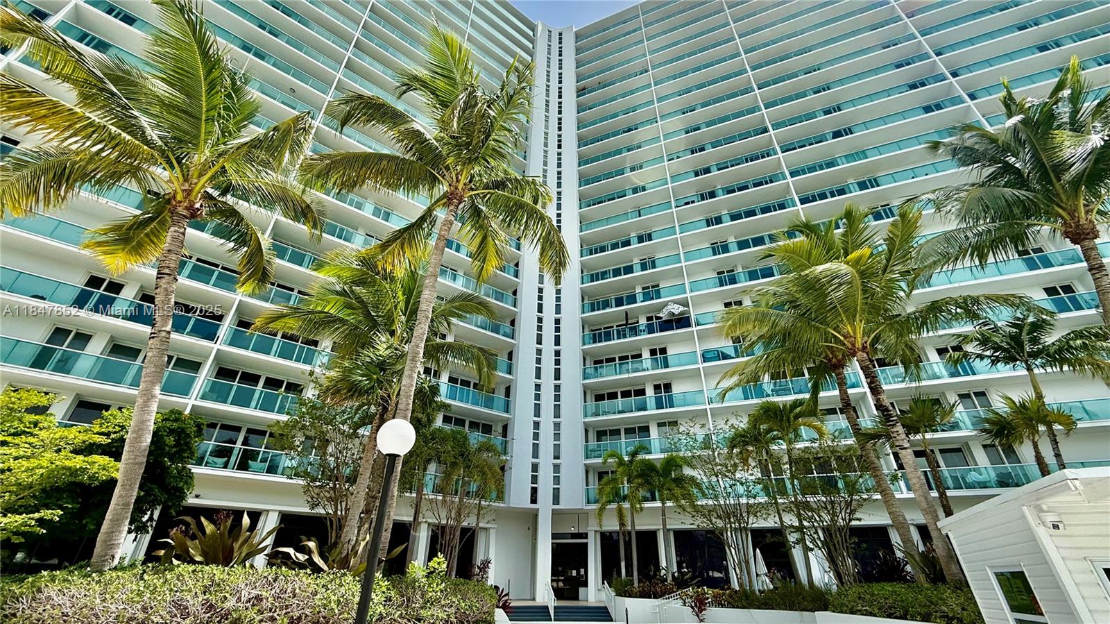 100 Bayview Dr #429
