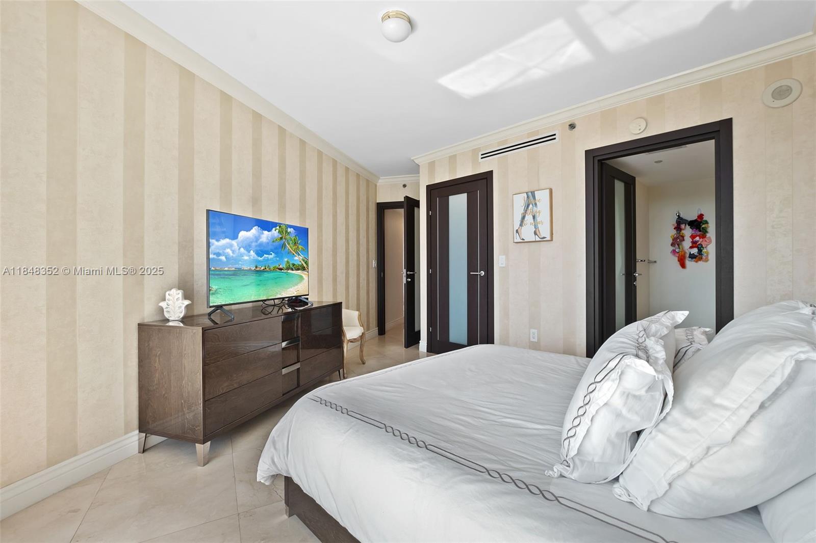 image Ocean Three Condo19