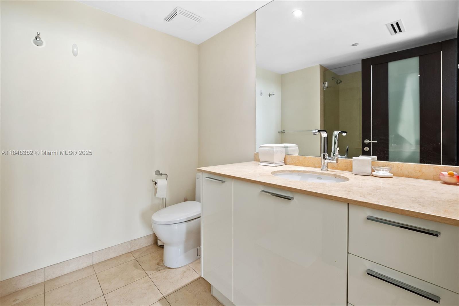 image Ocean Three Condo20