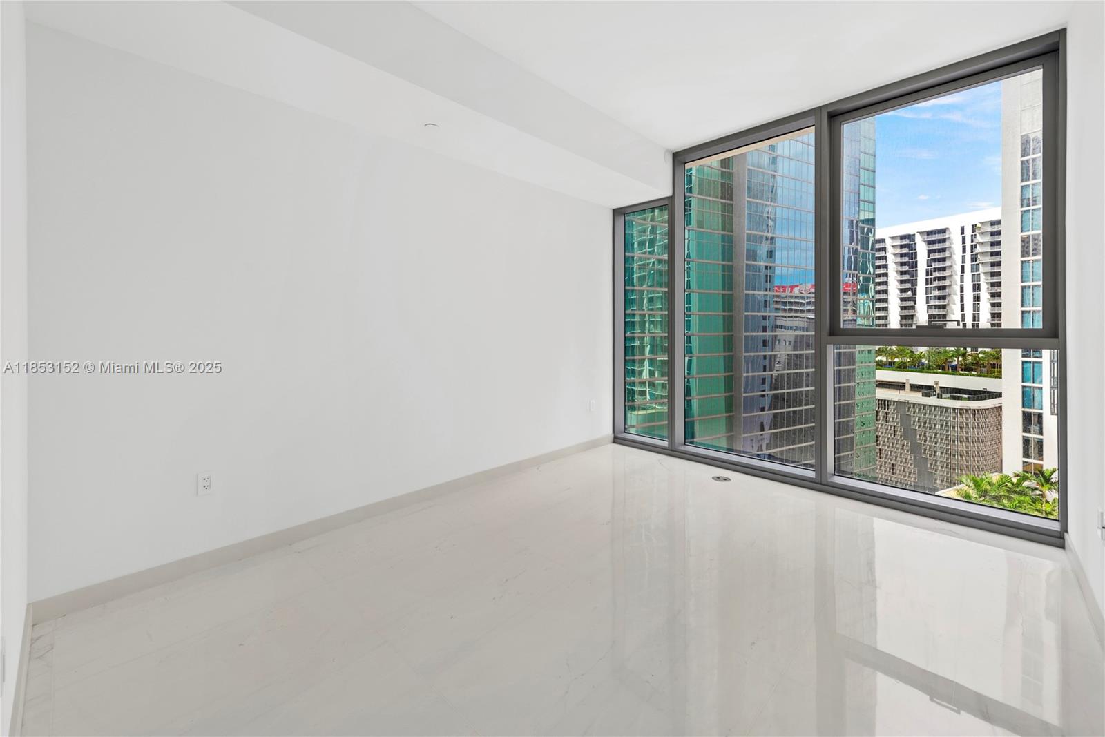image Aston Martin Residences10