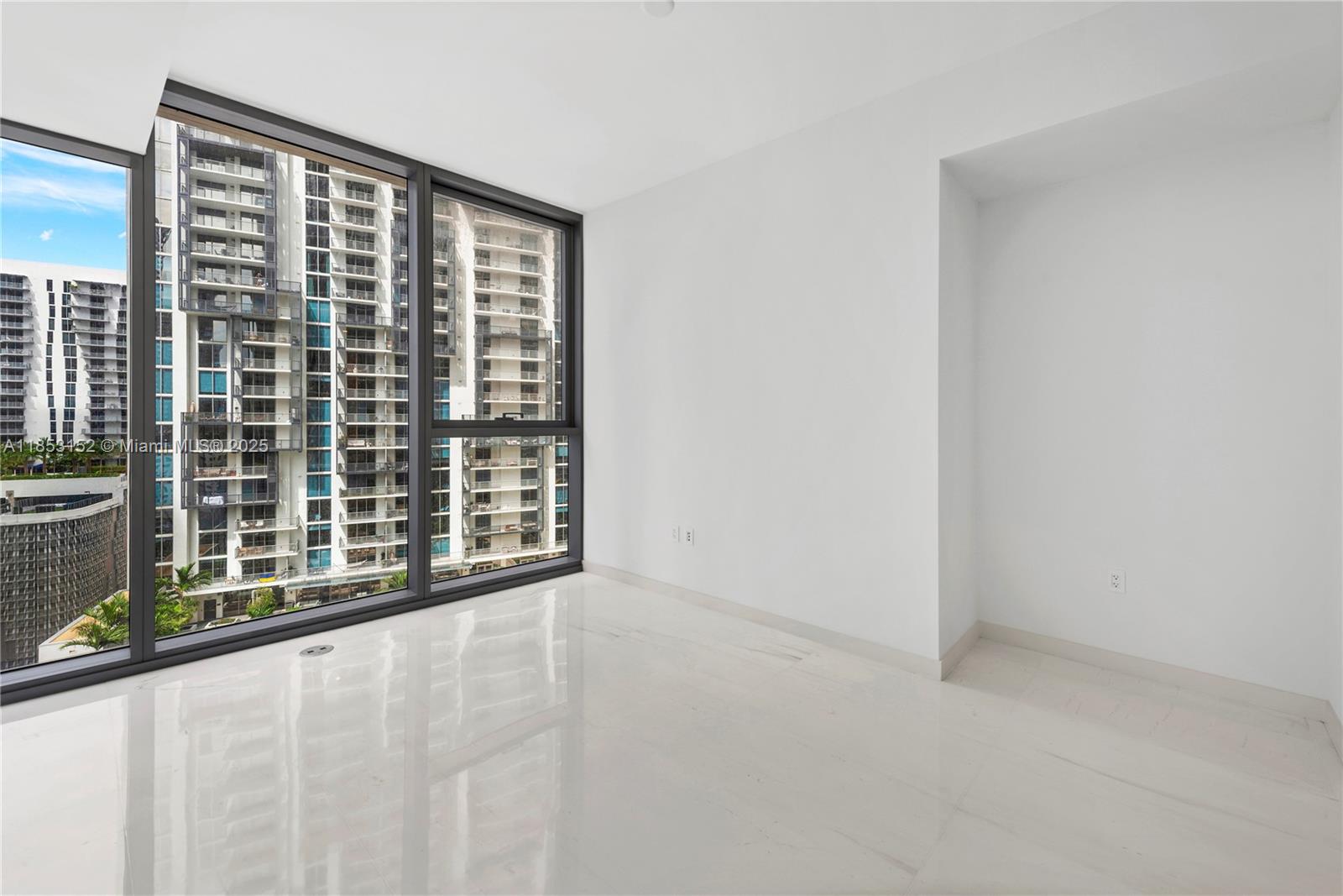 image Aston Martin Residences11