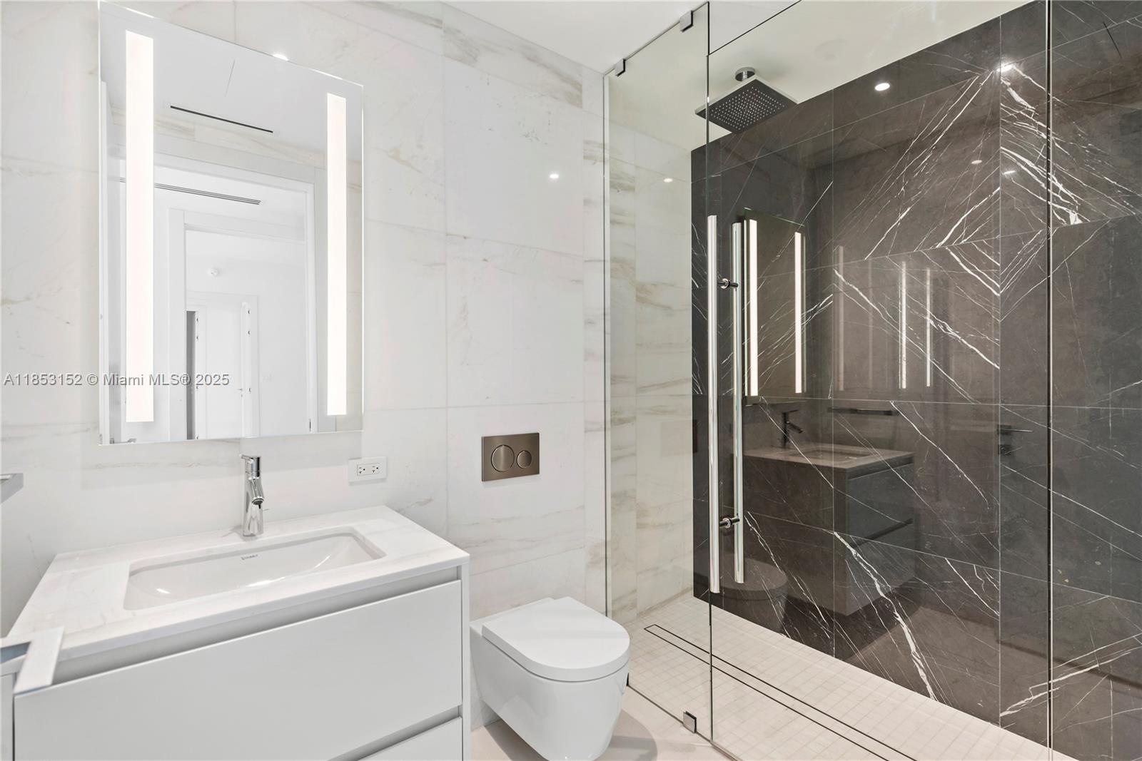 image Aston Martin Residences24