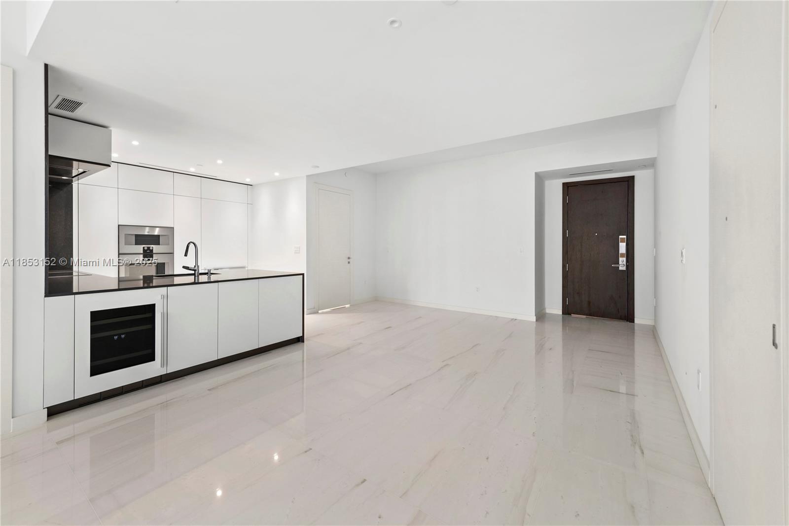 image Aston Martin Residences4