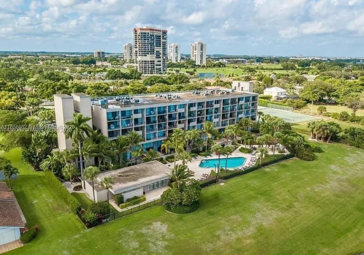 1830 Embassy Dr #118