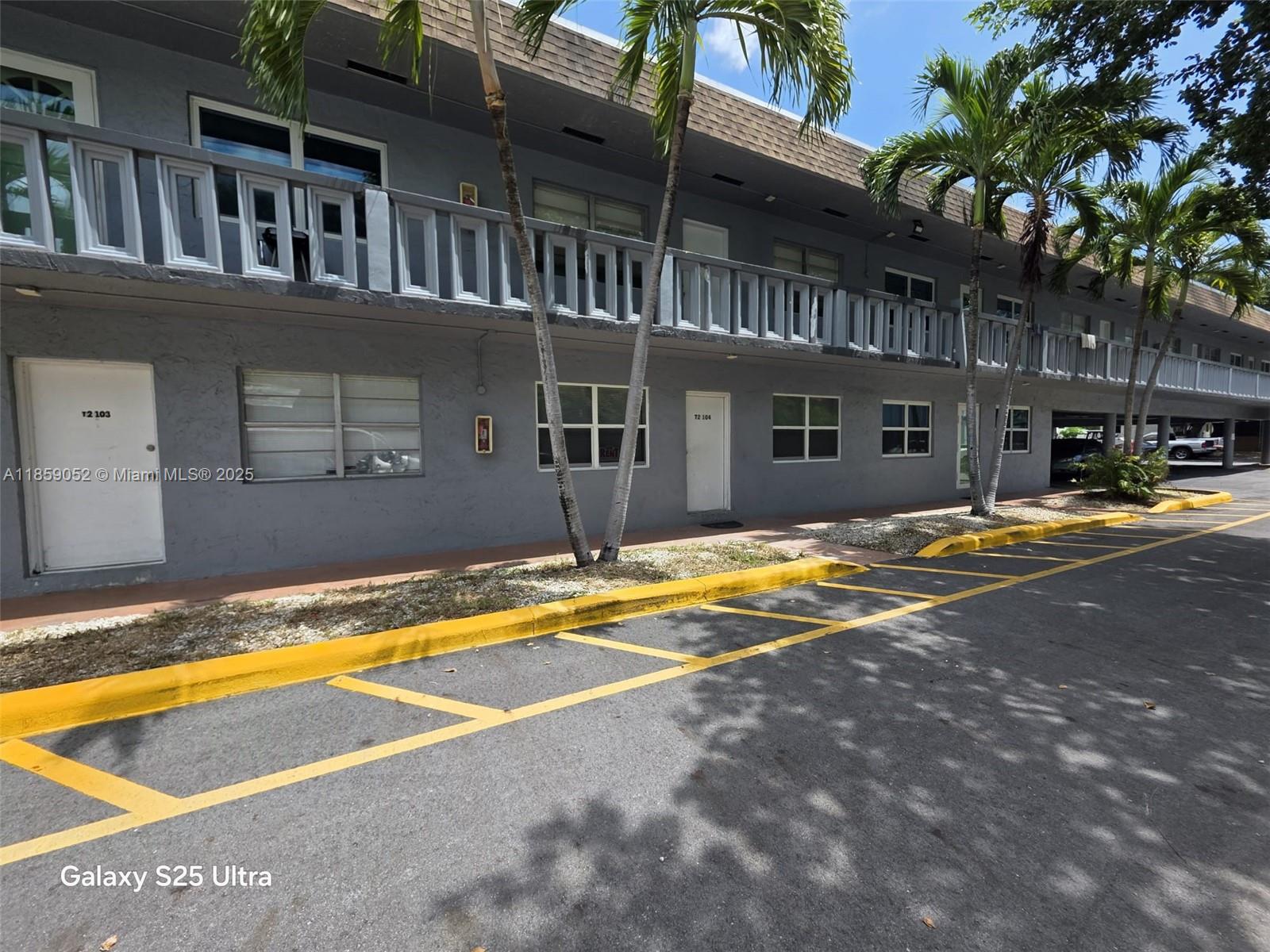4732 SW 33rd Ave #104