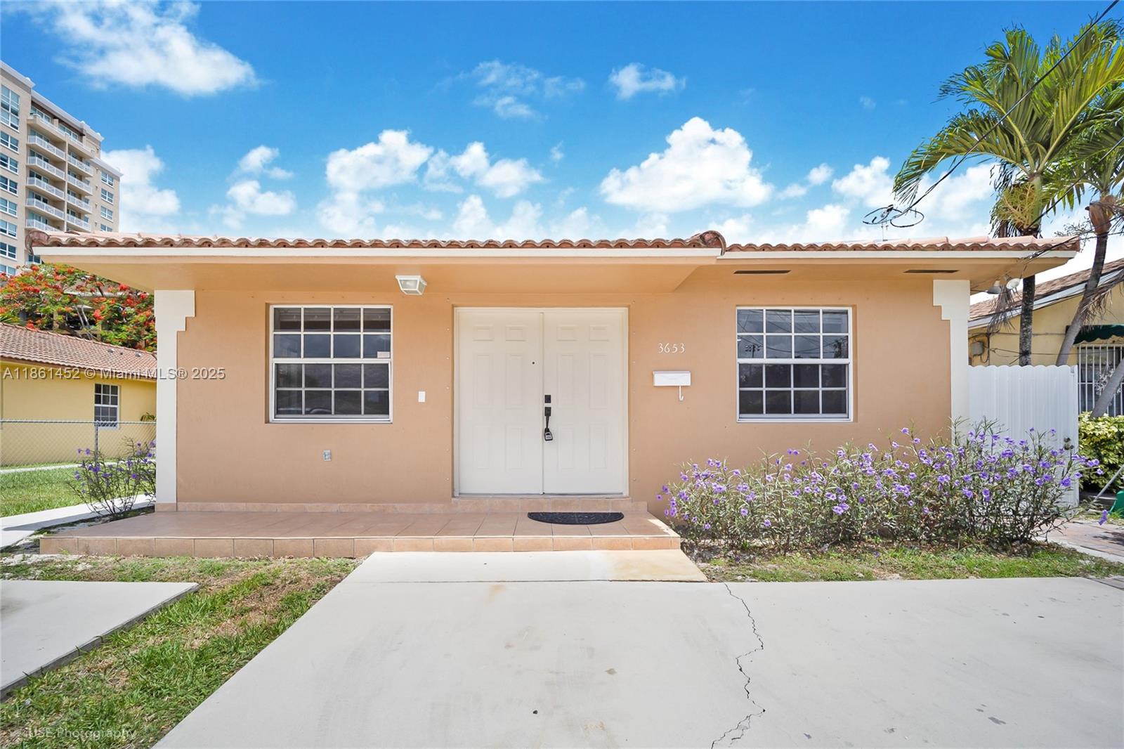 3653 SW 27th St #-
