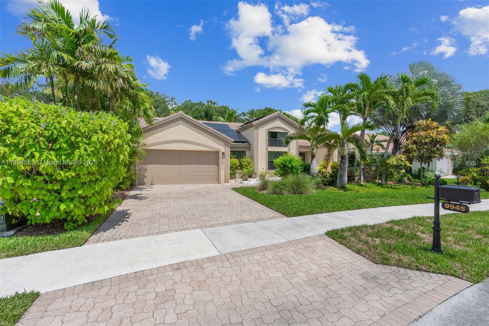 9945 W Tree Tops Ct