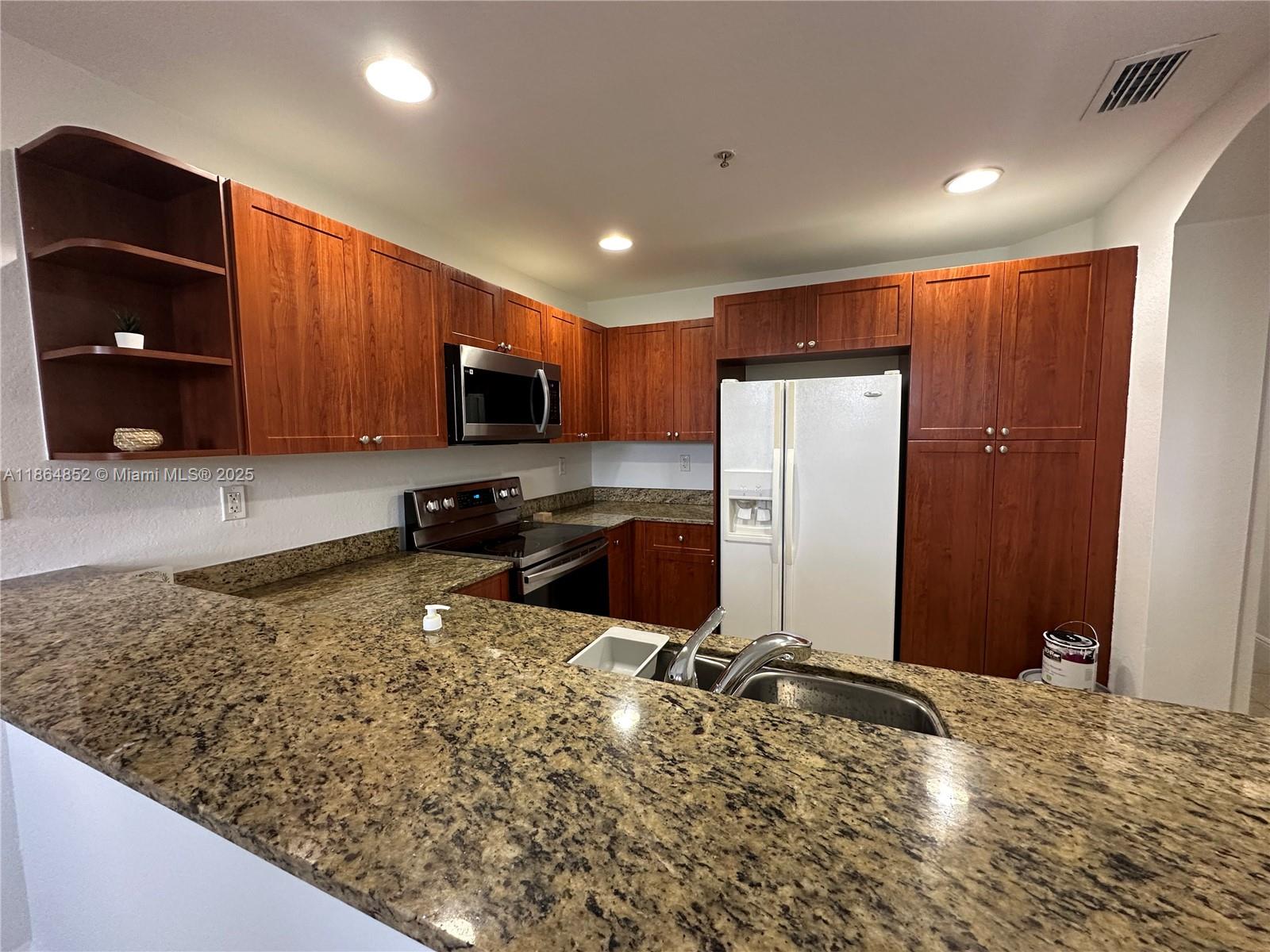 10805 NW 89th Ter #207-4