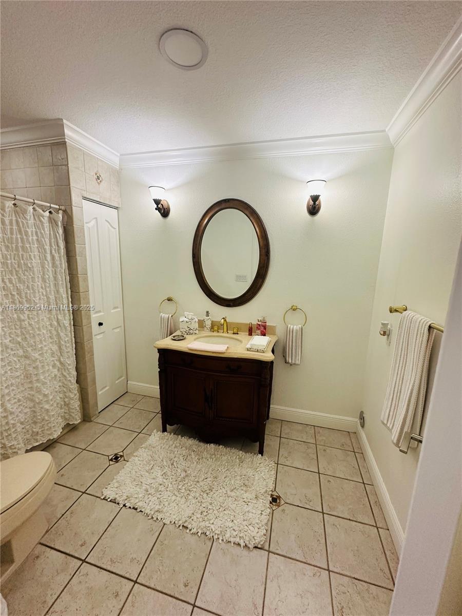 6040 SW 97th Ave Miami, FL 33173