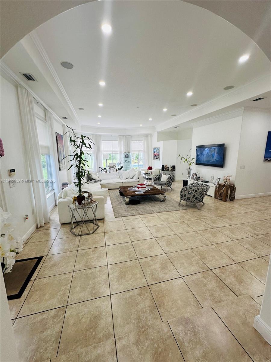 6040 SW 97th Ave Miami, FL 33173