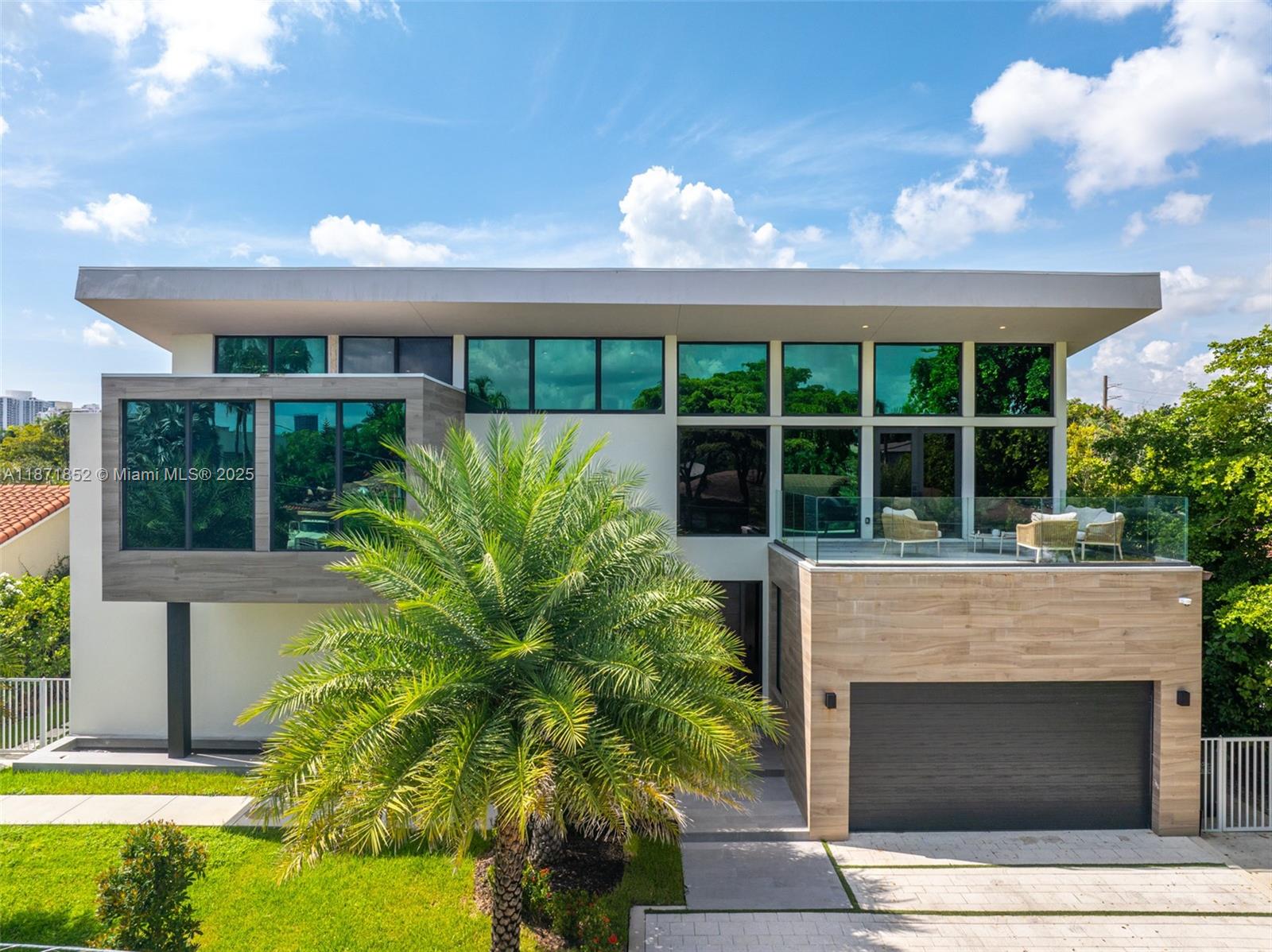 521 Holiday Dr Hallandale Beach, FL 33009 521 Holiday Dr Hallandale Beach, FL 33009