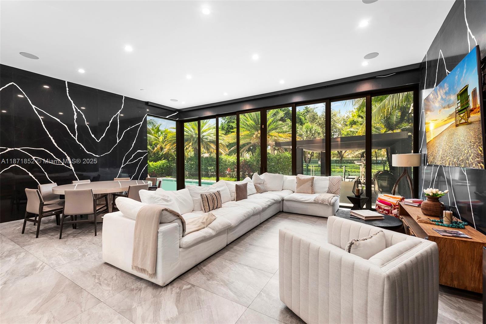 521 Holiday Dr Hallandale Beach, FL 33009 521 Holiday Dr Hallandale Beach, FL 33009