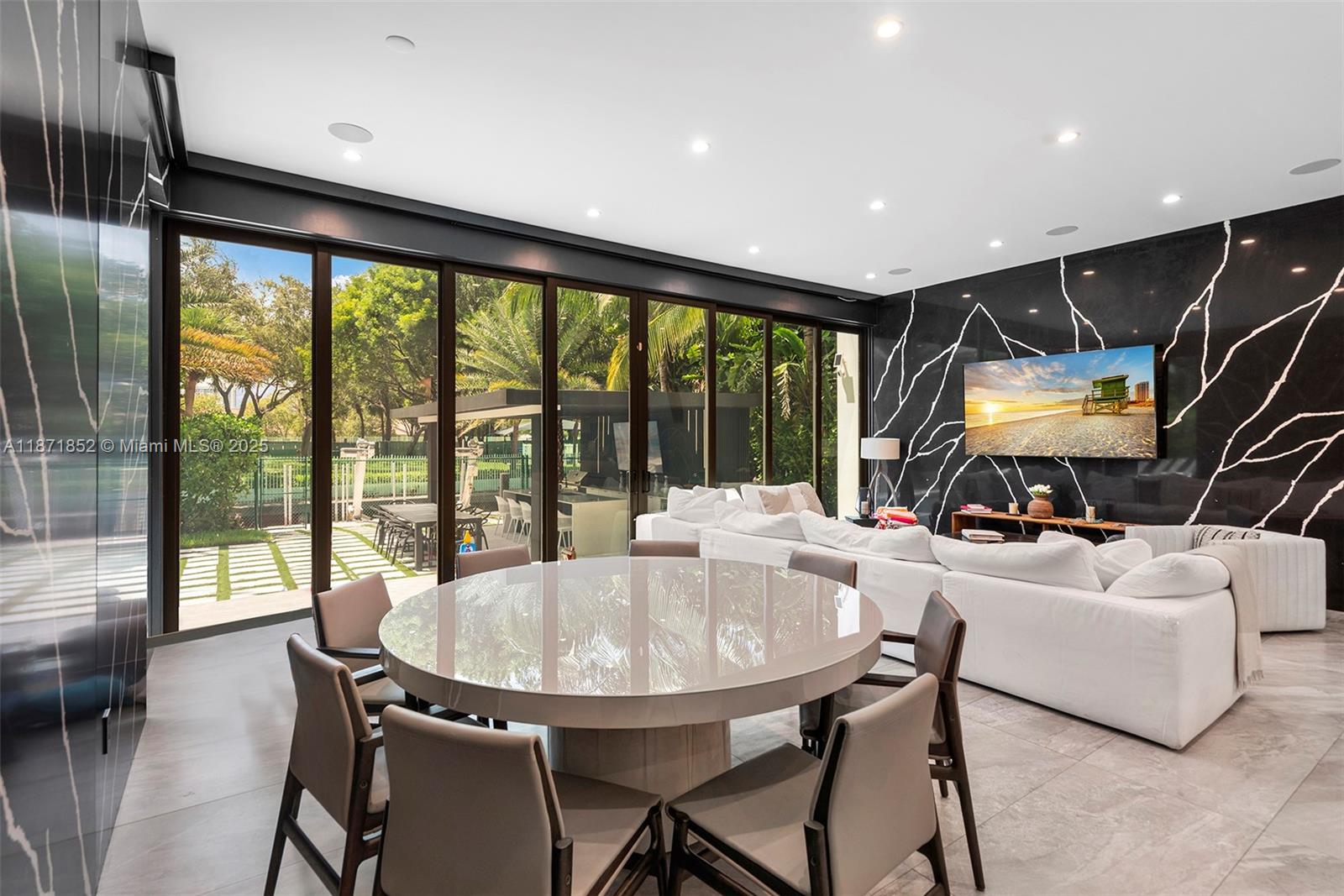 521 Holiday Dr Hallandale Beach, FL 33009 521 Holiday Dr Hallandale Beach, FL 33009