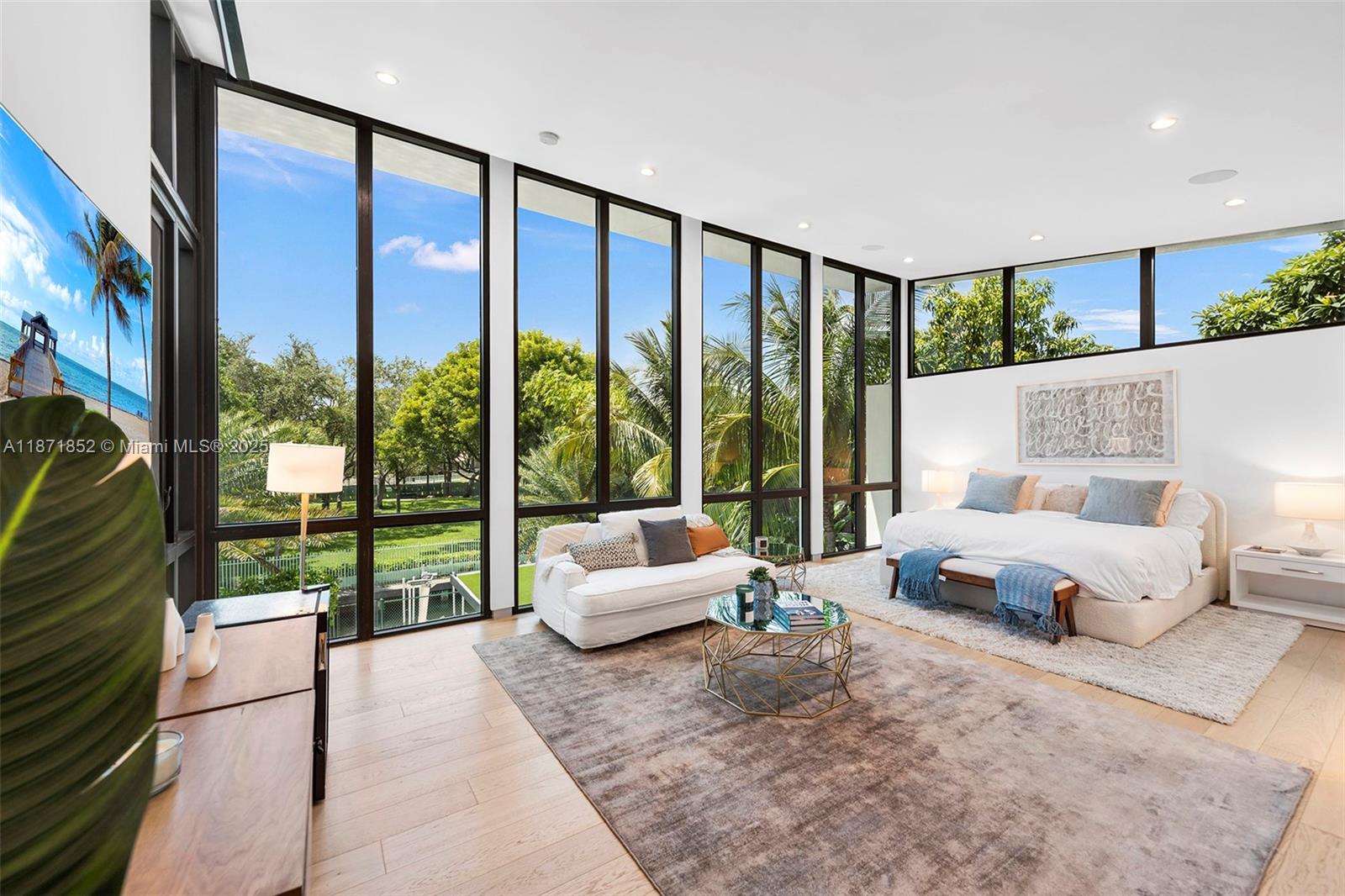 521 Holiday Dr Hallandale Beach, FL 33009 521 Holiday Dr Hallandale Beach, FL 33009