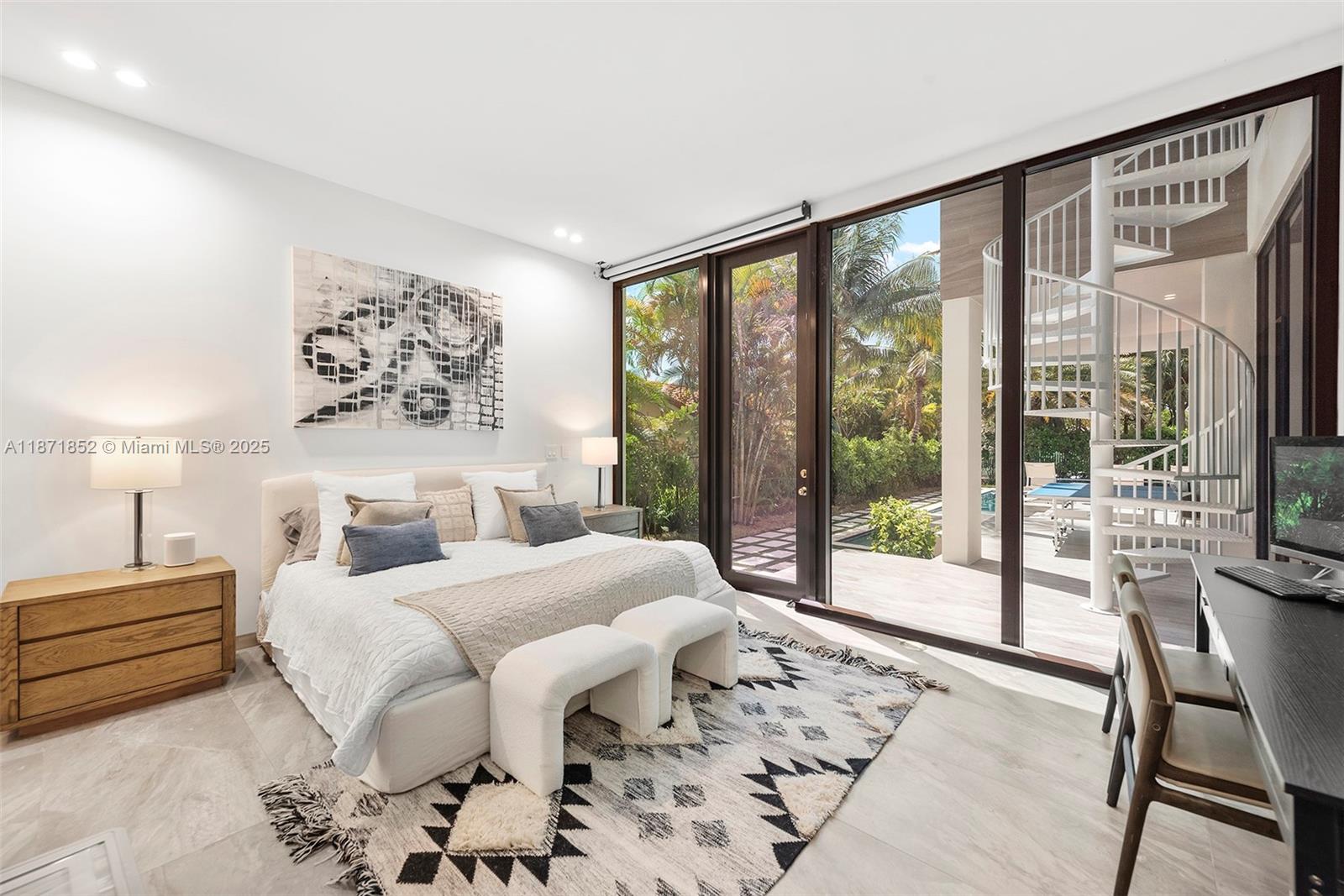 521 Holiday Dr Hallandale Beach, FL 33009 521 Holiday Dr Hallandale Beach, FL 33009