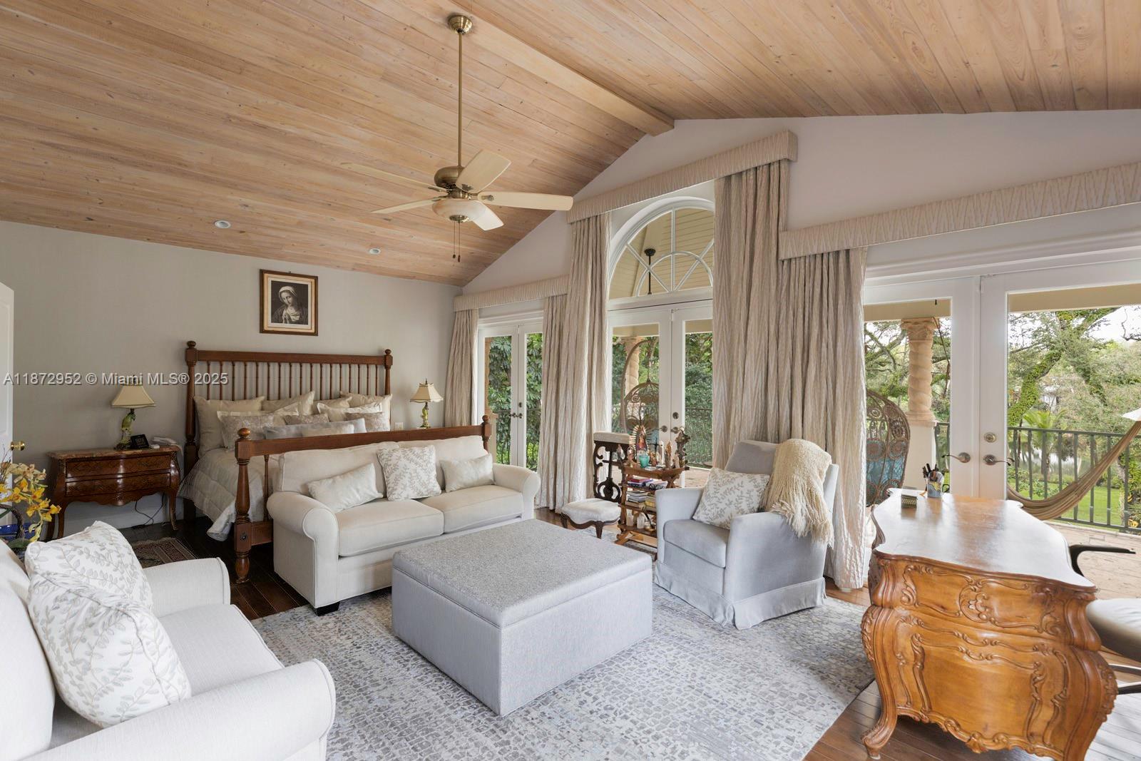 10100 Lakeside Dr Coral Gables, FL 33156