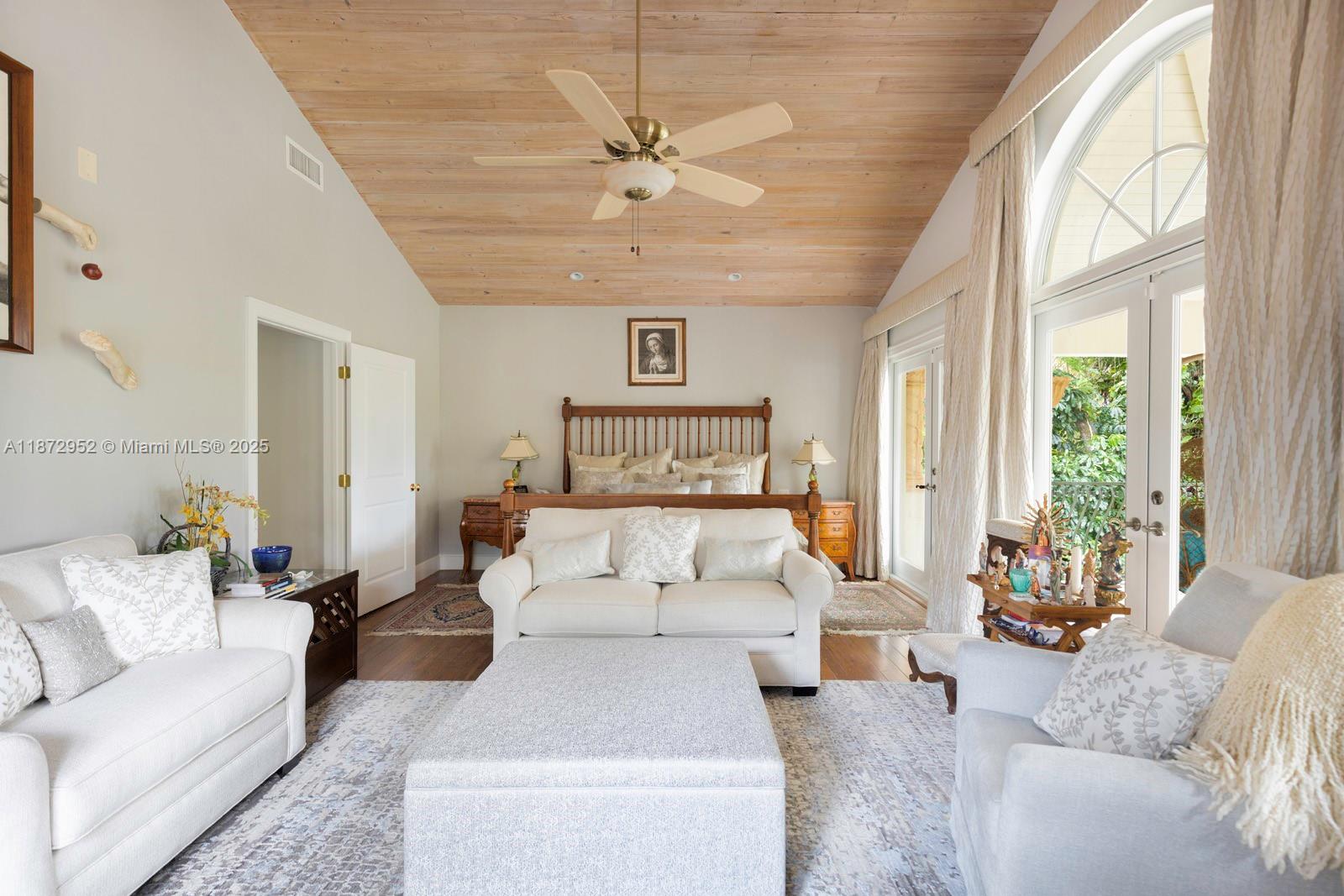 10100 Lakeside Dr Coral Gables, FL 33156