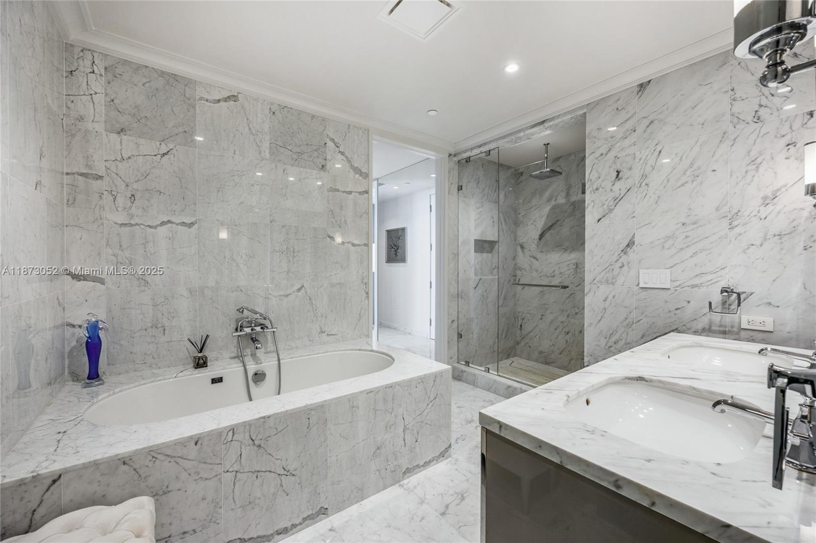 image Ritz Carlton Residences16