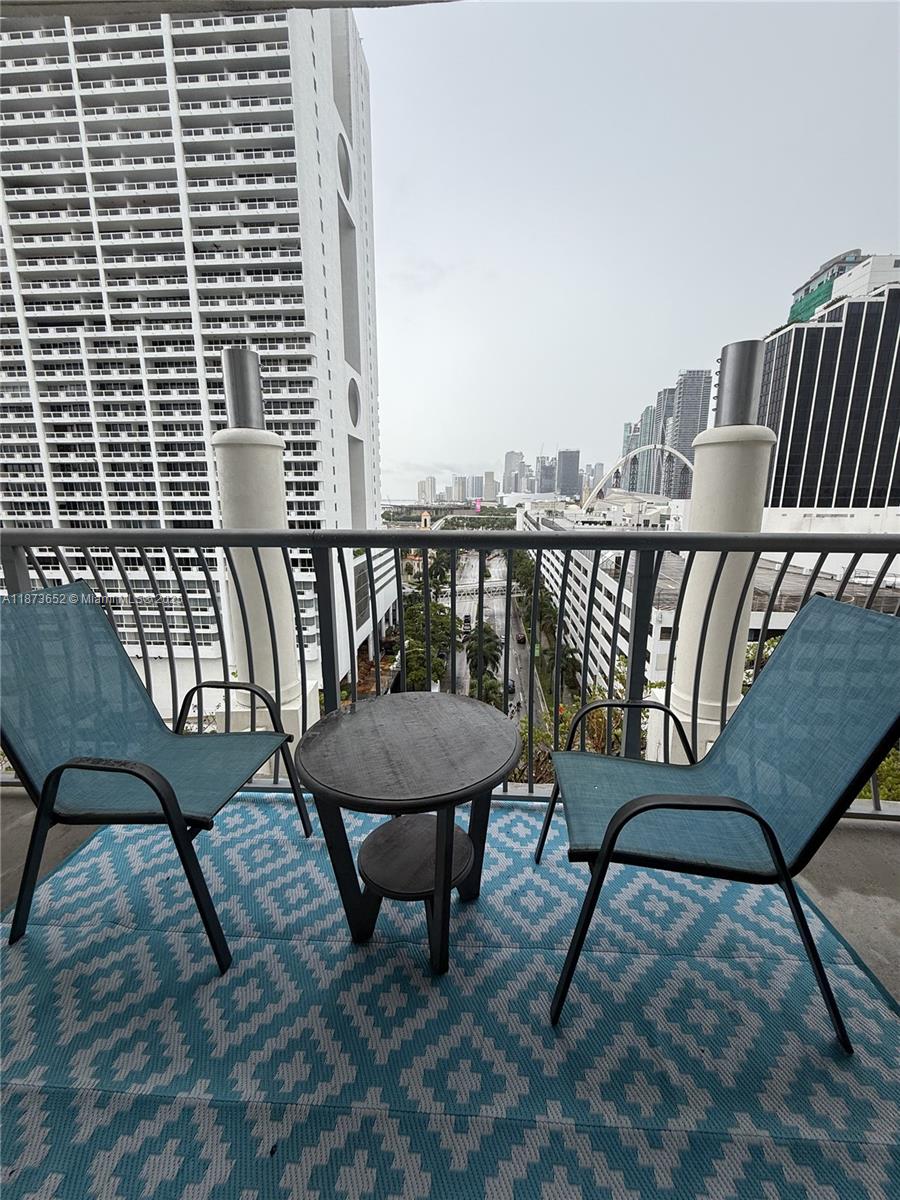 1750 N Bayshore Dr #1212