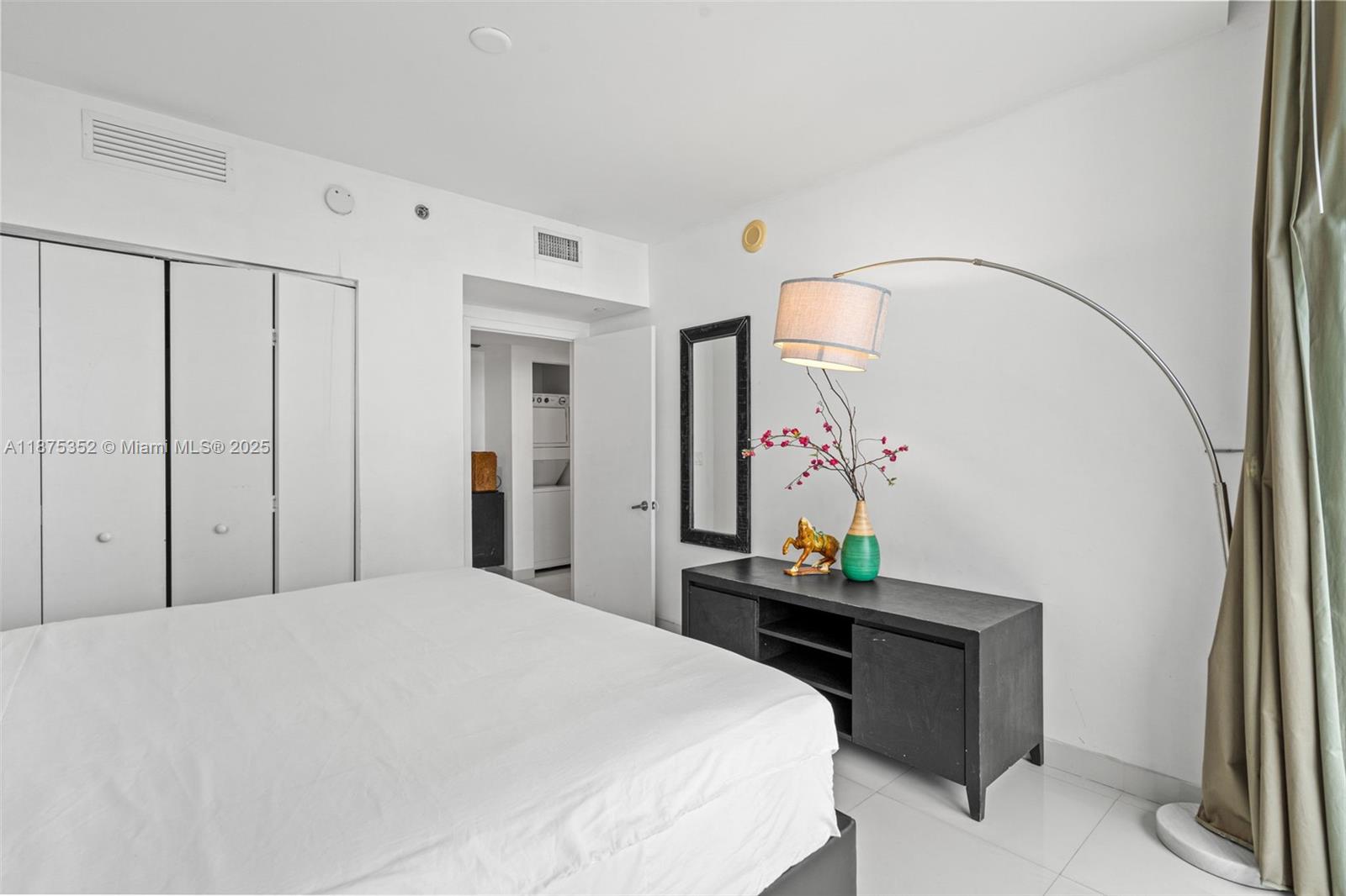 image Icon Brickell21