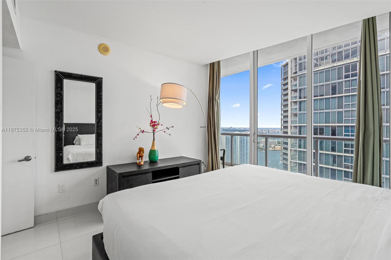 image Icon Brickell22