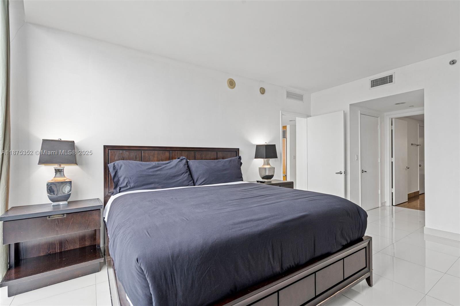 image Icon Brickell27
